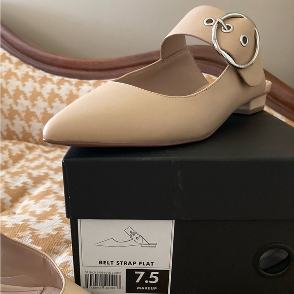 Leather, Banana Republic Belt Strap Flat. Unused, Size 71/2 beige. - Picture 7 of 11